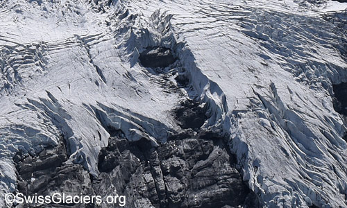 Western tongue of the Blüemlisalp Glacier. Photo taken on 7 September 2025.