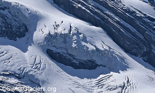 Collapse in the middle section of the Doldenhorn Glacier. Photo taken on 7 September 2025.