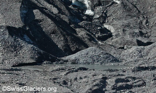 Proglacial lake in front of the middle part of the Gamchi glacier. Photo taken on 7. September 2024.