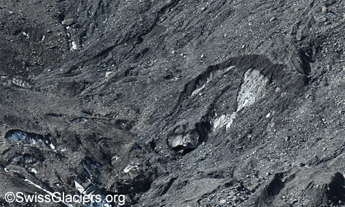 Lower bare ice area. Photo taken on 31 August 2025.