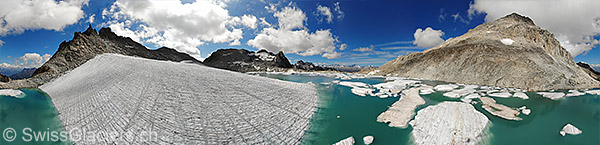 Eisschollen auf proglazialem See (Luftaufnahme)