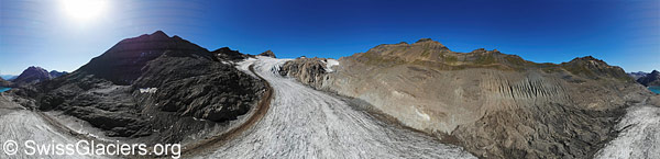 Gries glacier: Steeper part of the glacier and erosion on lateral moraine on 11 August 2023