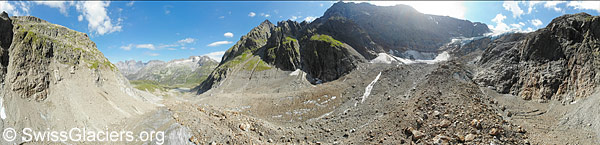Stein glacier: Debris-covered part of the ice flow on 18.8.2023