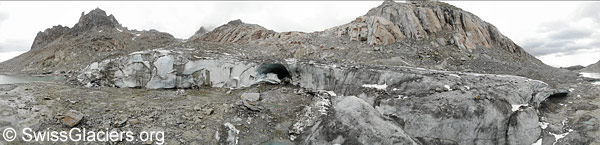 Tiefengletscher: Seitenwand des verbliebenen Toteises am 9.8.2023.
