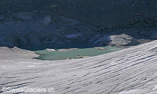 Randglazialer See am Rhonegletscher, Stand 2007.
