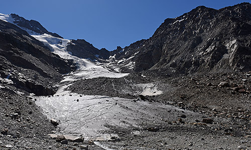 9.8.2020: View of the supraglacial moraine of the Grüebugletscher (Saas Valley).